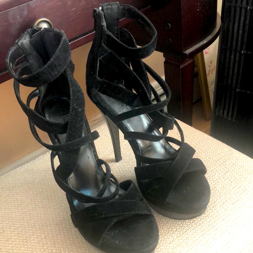 New beautiful stripy suede black heels